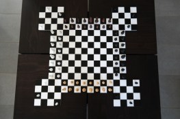 Νίκος Λυγερός chess - Καστρική σκακιέρα.